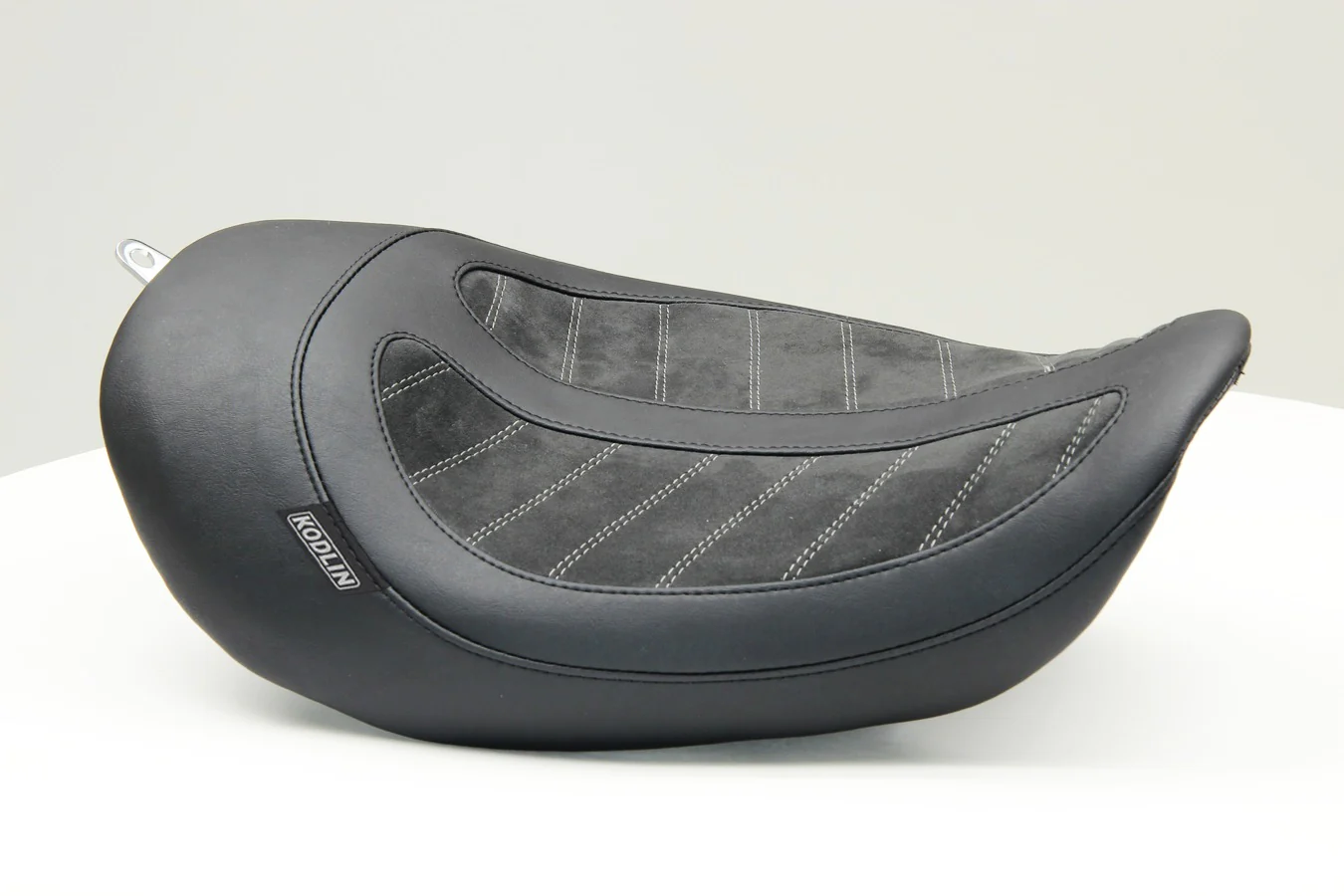 Skyline Signature Series Kodlin by Mustang Solo for Harley-Davidson Dyna 2006-2017 - Image 2